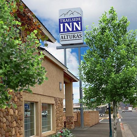 Trailside Inn Alturas Buitenkant foto